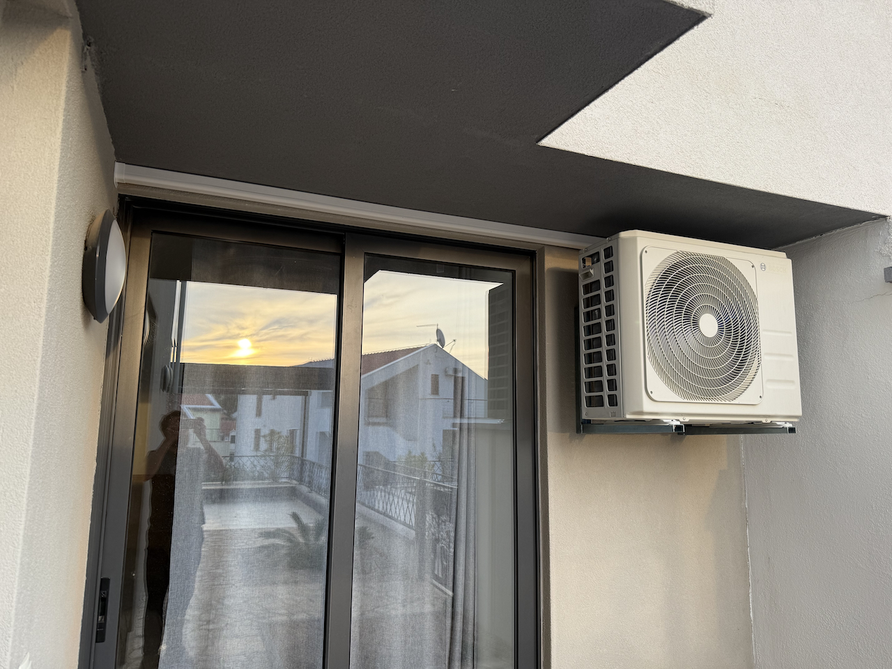 Vanjska jedinica na balkonu